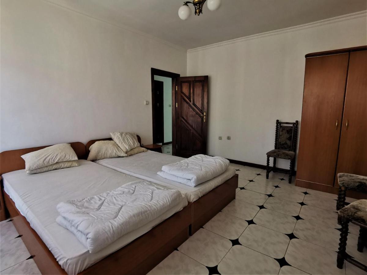 Lazur Seaview Apartment Pomorie Extérieur photo